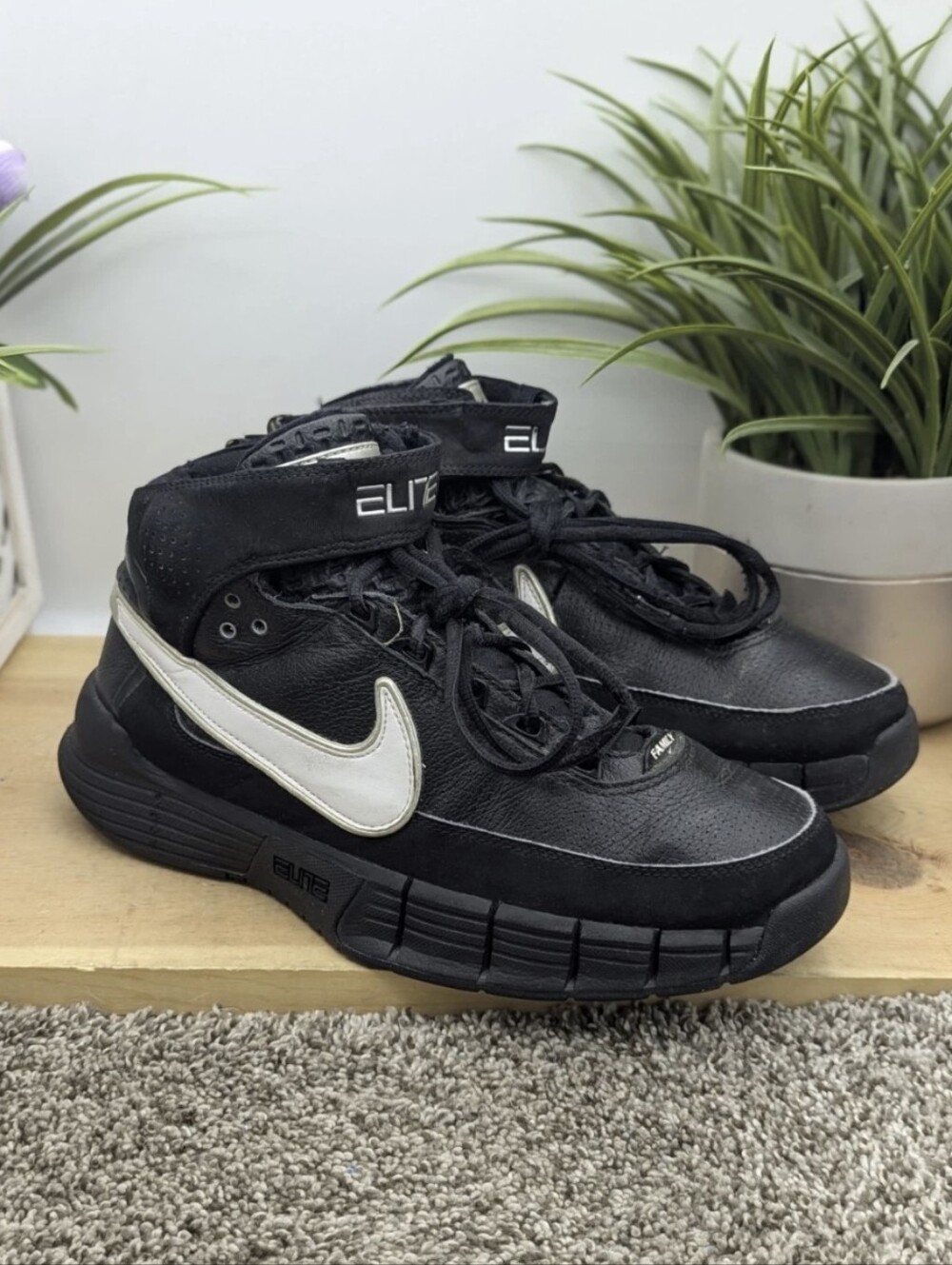 Nike Air Huarache Elite Black Leather Mens Size 9 Adjustable High Top Shoes